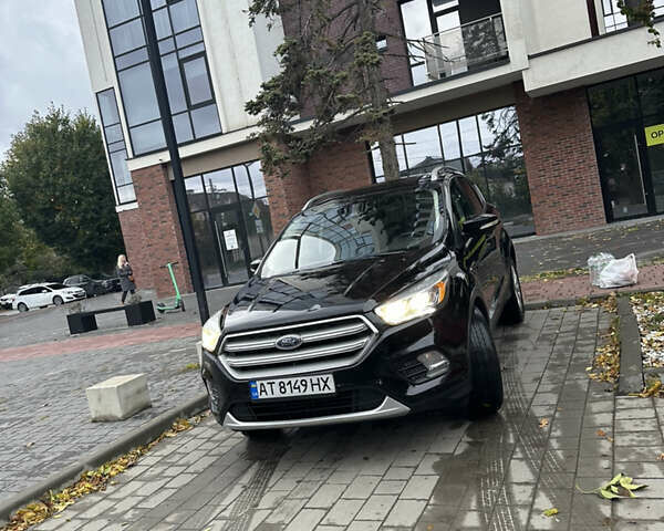 Чорний Форд Ескейп, об'ємом двигуна 2 л та пробігом 208 тис. км за 10700 $, фото 2 на Automoto.ua