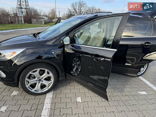 Черный Форд Эскейп, объемом двигателя 2 л и пробегом 33 тыс. км за 17000 $, фото 6 на Automoto.ua