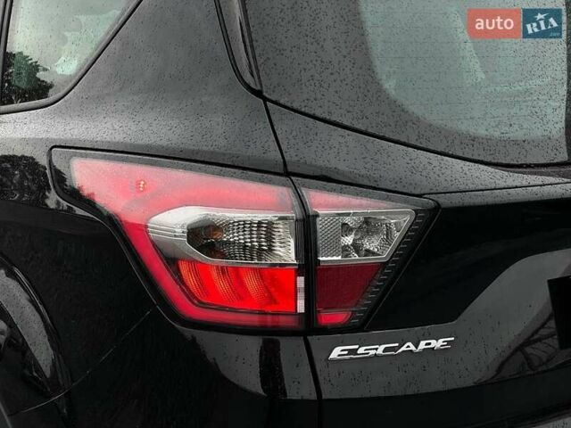 Черный Форд Эскейп, объемом двигателя 2.5 л и пробегом 164 тыс. км за 13198 $, фото 17 на Automoto.ua