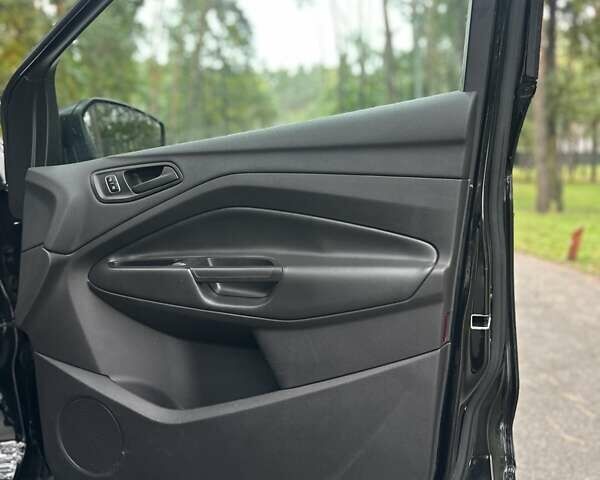 Черный Форд Эскейп, объемом двигателя 2.49 л и пробегом 129 тыс. км за 12450 $, фото 16 на Automoto.ua