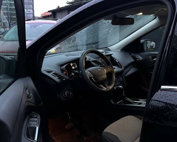 Чорний Форд Ескейп, об'ємом двигуна 1.5 л та пробігом 234 тис. км за 10899 $, фото 11 на Automoto.ua