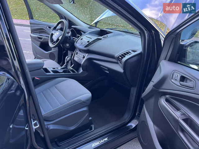 Форд Эскейп 2017 в Киеве на Automoto.ua Черный Форд Эскейп, объемом двигателя 2.5 л и пробегом 98 тыс. км за 13500 $, фото 25 на Automoto.ua