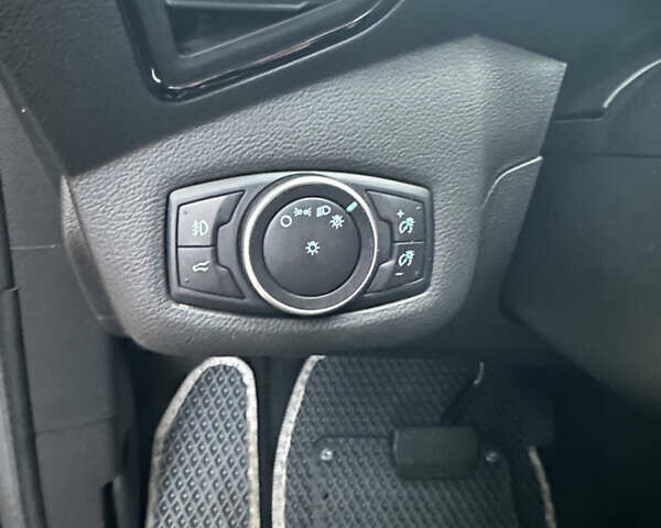 Черный Форд Эскейп, объемом двигателя 2 л и пробегом 208 тыс. км за 10999 $, фото 13 на Automoto.ua