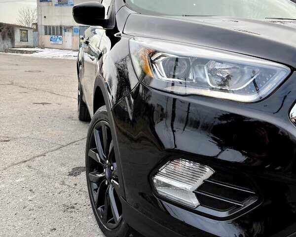 Чорний Форд Ескейп, об'ємом двигуна 2 л та пробігом 83 тис. км за 16900 $, фото 5 на Automoto.ua