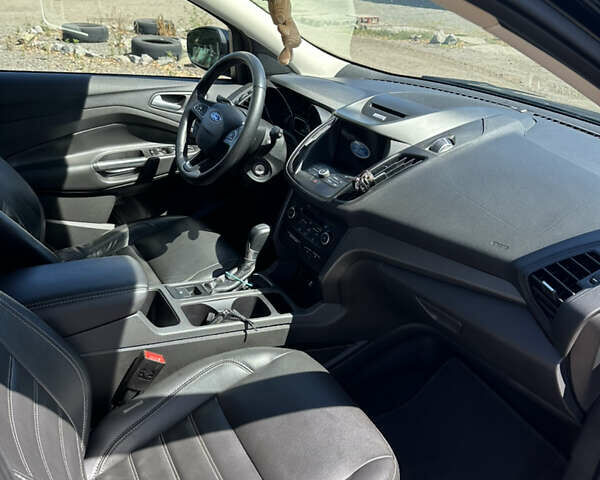 Черный Форд Эскейп, объемом двигателя 2 л и пробегом 111 тыс. км за 13300 $, фото 10 на Automoto.ua