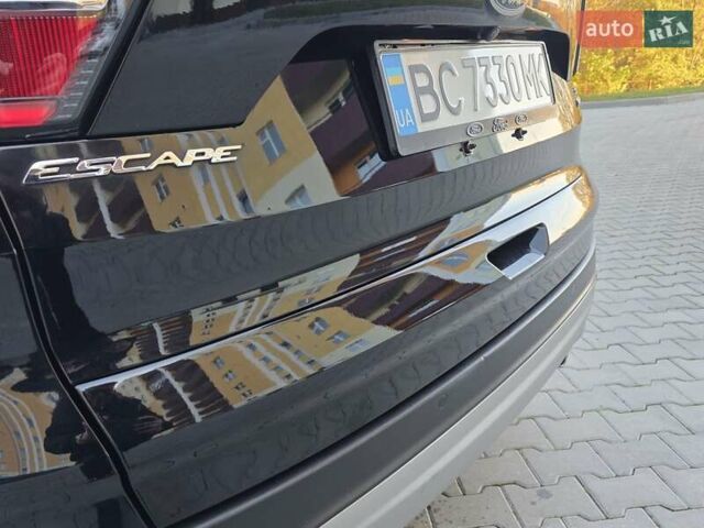 Черный Форд Эскейп, объемом двигателя 1.5 л и пробегом 106 тыс. км за 10999 $, фото 44 на Automoto.ua
