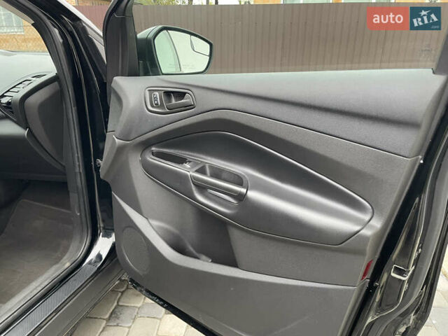 Черный Форд Эскейп, объемом двигателя 2.5 л и пробегом 197 тыс. км за 13000 $, фото 45 на Automoto.ua