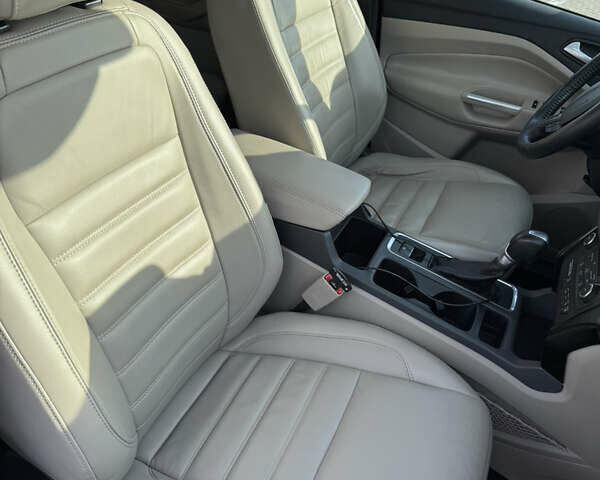 Черный Форд Эскейп, объемом двигателя 2 л и пробегом 33 тыс. км за 17000 $, фото 20 на Automoto.ua