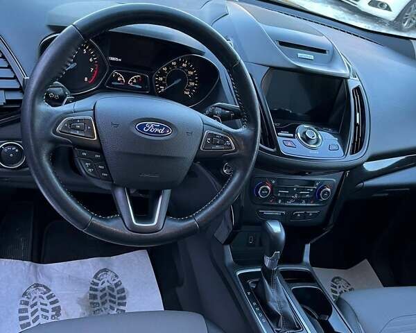 Чорний Форд Ескейп, об'ємом двигуна 1.5 л та пробігом 210 тис. км за 11999 $, фото 17 на Automoto.ua