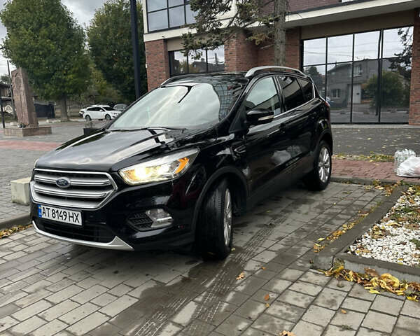 Чорний Форд Ескейп, об'ємом двигуна 2 л та пробігом 208 тис. км за 10700 $, фото 1 на Automoto.ua
