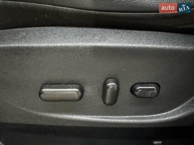 Черный Форд Эскейп, объемом двигателя 2 л и пробегом 88 тыс. км за 17000 $, фото 9 на Automoto.ua