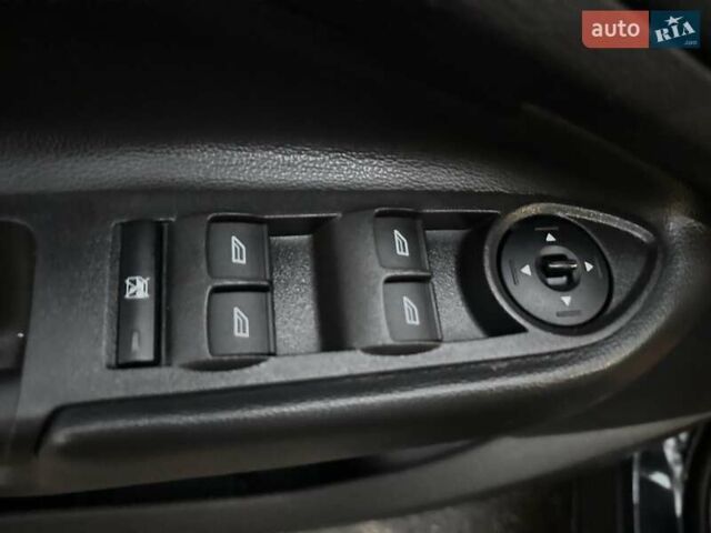 Чорний Форд Ескейп, об'ємом двигуна 2.5 л та пробігом 173 тис. км за 13200 $, фото 16 на Automoto.ua