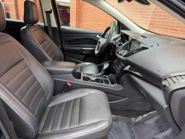 Черный Форд Эскейп, объемом двигателя 2 л и пробегом 99 тыс. км за 3500 $, фото 16 на Automoto.ua