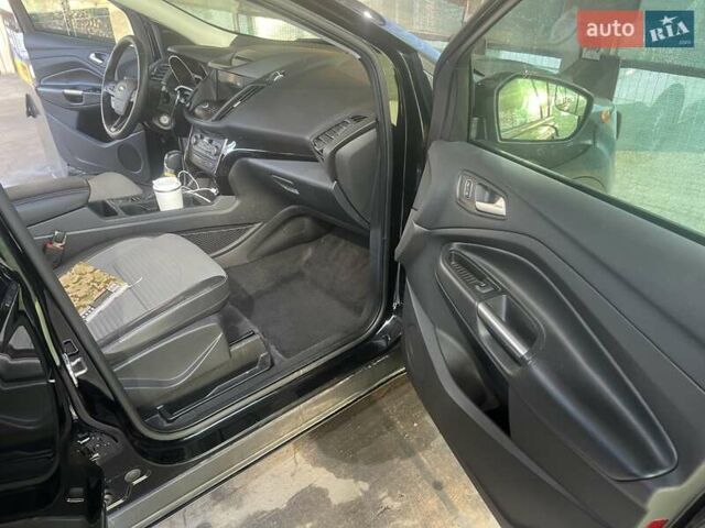 Черный Форд Эскейп, объемом двигателя 1.5 л и пробегом 90 тыс. км за 14000 $, фото 6 на Automoto.ua