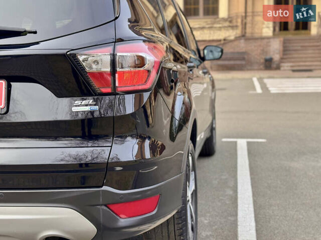 Черный Форд Эскейп, объемом двигателя 1.5 л и пробегом 143 тыс. км за 12999 $, фото 10 на Automoto.ua