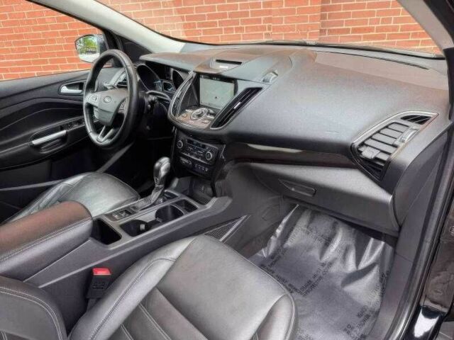 Черный Форд Эскейп, объемом двигателя 2 л и пробегом 99 тыс. км за 3500 $, фото 17 на Automoto.ua