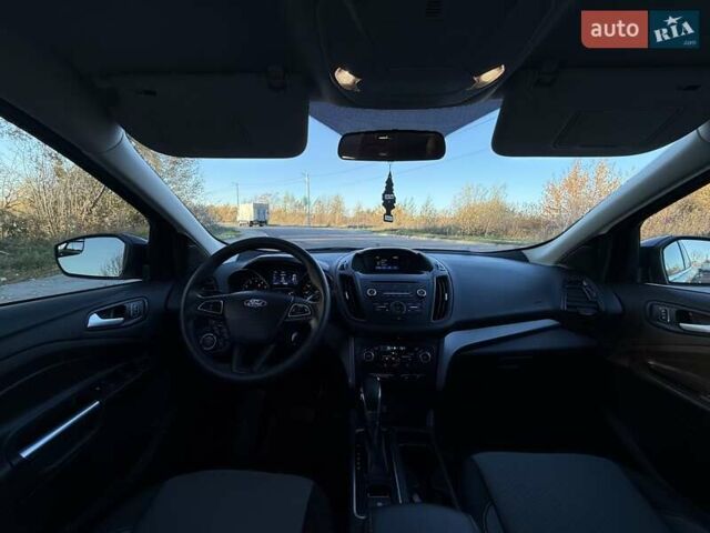 Черный Форд Эскейп, объемом двигателя 1.5 л и пробегом 88 тыс. км за 13800 $, фото 8 на Automoto.ua
