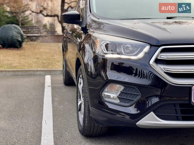 Черный Форд Эскейп, объемом двигателя 1.5 л и пробегом 143 тыс. км за 12999 $, фото 19 на Automoto.ua