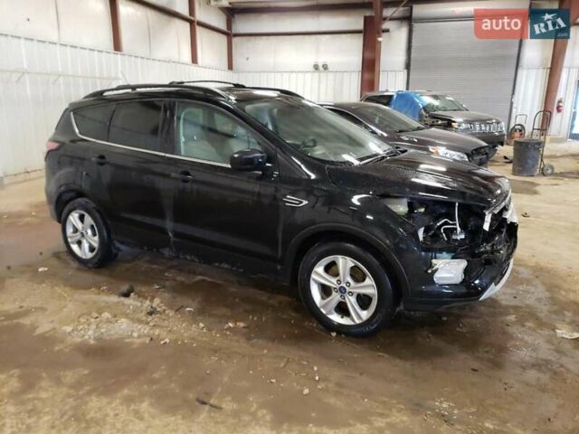 Черный Форд Эскейп, объемом двигателя 2 л и пробегом 105 тыс. км за 2500 $, фото 3 на Automoto.ua