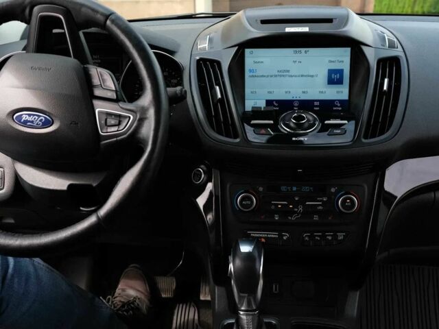 Черный Форд Эскейп, объемом двигателя 2 л и пробегом 89 тыс. км за 9000 $, фото 10 на Automoto.ua