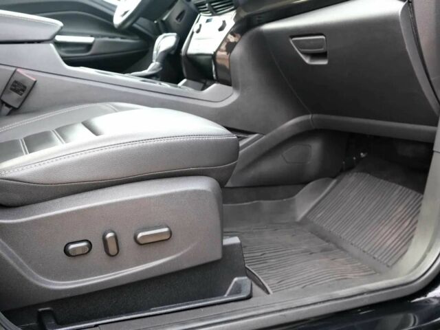 Черный Форд Эскейп, объемом двигателя 2 л и пробегом 89 тыс. км за 9000 $, фото 16 на Automoto.ua