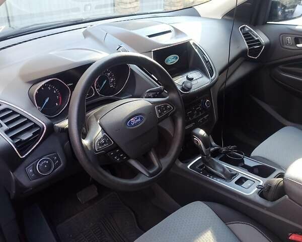 Черный Форд Эскейп, объемом двигателя 1.5 л и пробегом 162 тыс. км за 10999 $, фото 4 на Automoto.ua