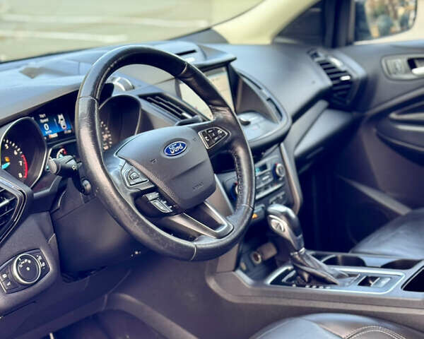 Черный Форд Эскейп, объемом двигателя 1.5 л и пробегом 143 тыс. км за 12999 $, фото 43 на Automoto.ua