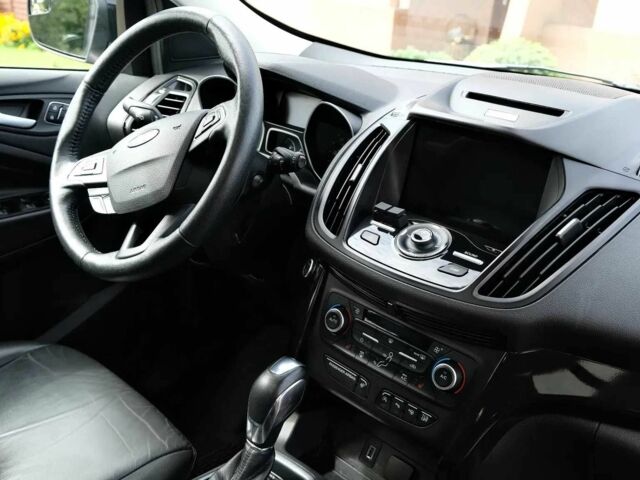 Черный Форд Эскейп, объемом двигателя 2 л и пробегом 89 тыс. км за 9000 $, фото 8 на Automoto.ua