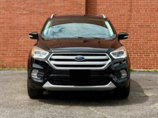 Черный Форд Эскейп, объемом двигателя 2 л и пробегом 99 тыс. км за 3500 $, фото 1 на Automoto.ua