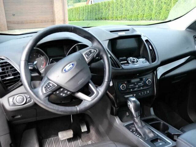 Черный Форд Эскейп, объемом двигателя 2 л и пробегом 89 тыс. км за 9000 $, фото 3 на Automoto.ua