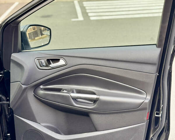 Черный Форд Эскейп, объемом двигателя 1.5 л и пробегом 143 тыс. км за 12999 $, фото 29 на Automoto.ua