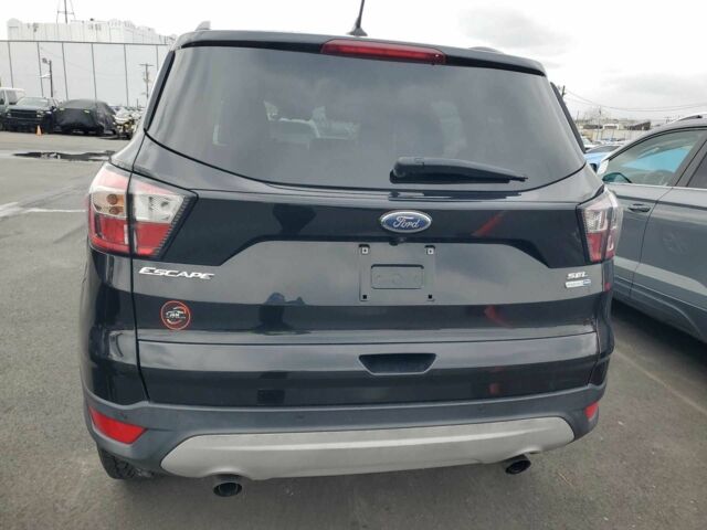 Черный Форд Эскейп, объемом двигателя 1.5 л и пробегом 140 тыс. км за 8000 $, фото 3 на Automoto.ua