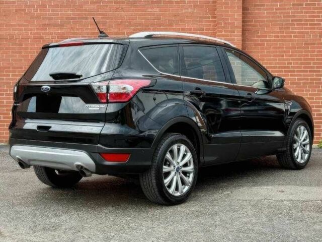 Черный Форд Эскейп, объемом двигателя 2 л и пробегом 99 тыс. км за 3500 $, фото 4 на Automoto.ua