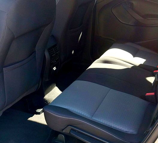 Черный Форд Эскейп, объемом двигателя 1.5 л и пробегом 122 тыс. км за 12350 $, фото 6 на Automoto.ua