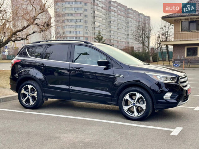 Черный Форд Эскейп, объемом двигателя 1.5 л и пробегом 143 тыс. км за 12999 $, фото 6 на Automoto.ua