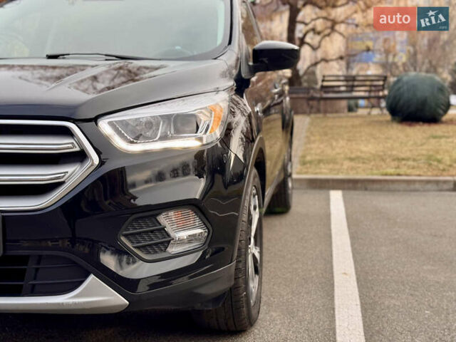 Черный Форд Эскейп, объемом двигателя 1.5 л и пробегом 143 тыс. км за 12999 $, фото 20 на Automoto.ua