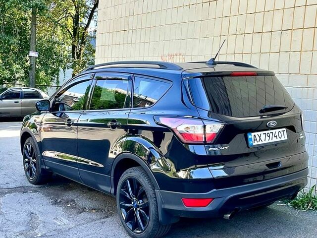 Черный Форд Эскейп, объемом двигателя 1.5 л и пробегом 207 тыс. км за 11550 $, фото 2 на Automoto.ua