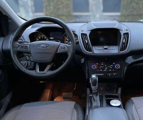 Черный Форд Эскейп, объемом двигателя 1.5 л и пробегом 132 тыс. км за 9300 $, фото 5 на Automoto.ua