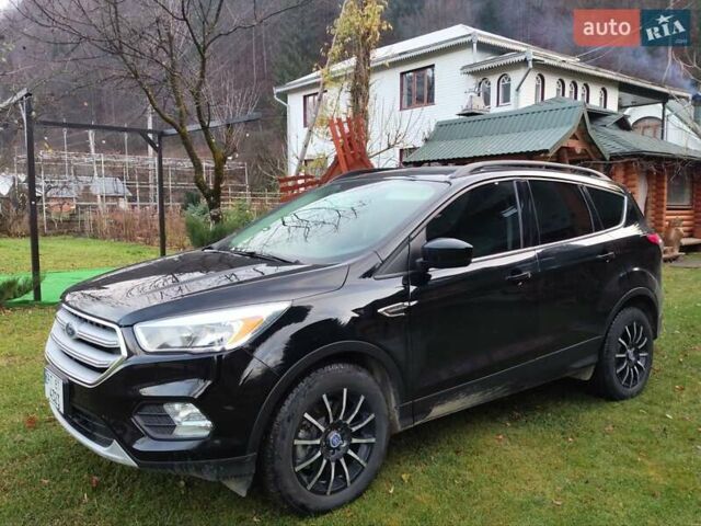 Черный Форд Эскейп, объемом двигателя 1.5 л и пробегом 86 тыс. км за 11500 $, фото 3 на Automoto.ua
