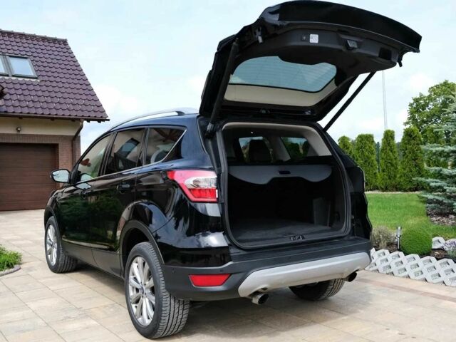 Черный Форд Эскейп, объемом двигателя 2 л и пробегом 89 тыс. км за 9000 $, фото 5 на Automoto.ua