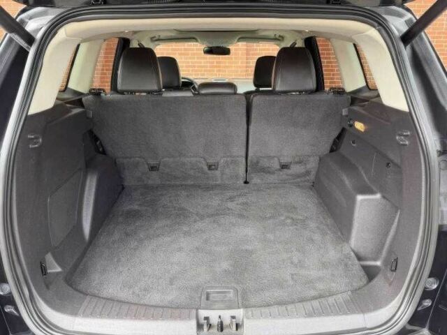 Черный Форд Эскейп, объемом двигателя 2 л и пробегом 99 тыс. км за 3500 $, фото 14 на Automoto.ua