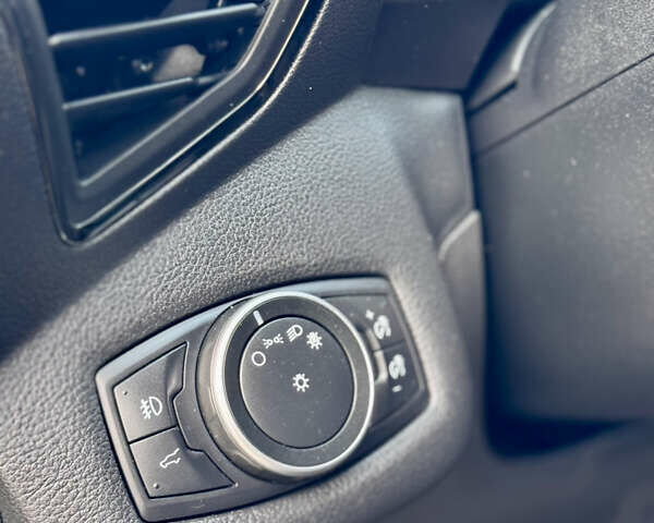 Черный Форд Эскейп, объемом двигателя 1.5 л и пробегом 143 тыс. км за 12999 $, фото 58 на Automoto.ua