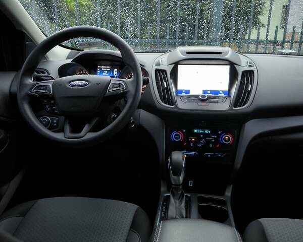 Чорний Форд Ескейп, об'ємом двигуна 1.5 л та пробігом 165 тис. км за 13100 $, фото 28 на Automoto.ua