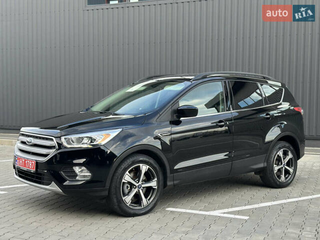 Черный Форд Эскейп, объемом двигателя 1.5 л и пробегом 142 тыс. км за 12990 $, фото 3 на Automoto.ua
