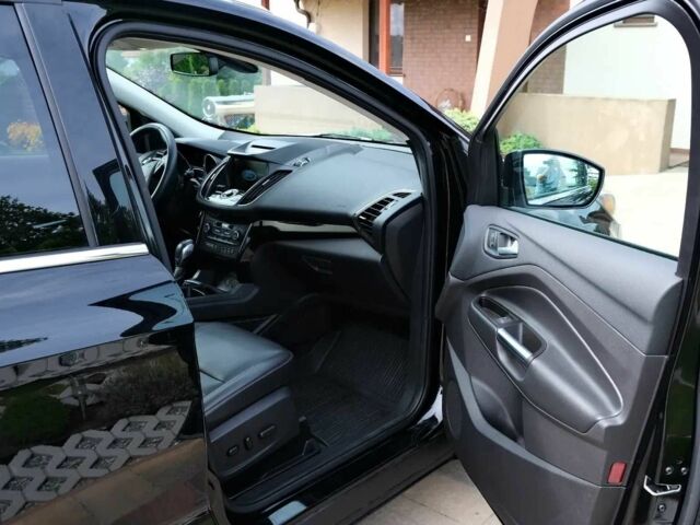 Черный Форд Эскейп, объемом двигателя 2 л и пробегом 89 тыс. км за 9000 $, фото 7 на Automoto.ua