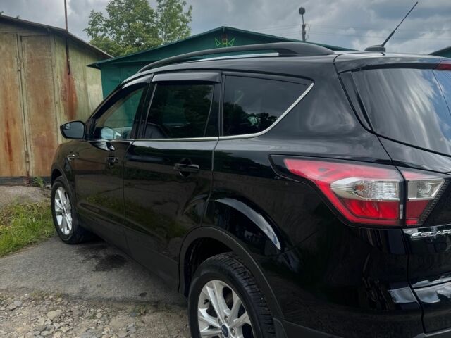 Чорний Форд Ескейп, об'ємом двигуна 1.5 л та пробігом 77 тис. км за 14000 $, фото 2 на Automoto.ua