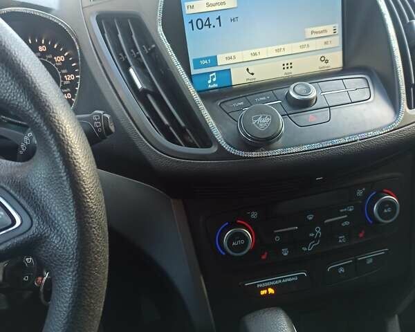 Черный Форд Эскейп, объемом двигателя 1.5 л и пробегом 162 тыс. км за 10999 $, фото 5 на Automoto.ua