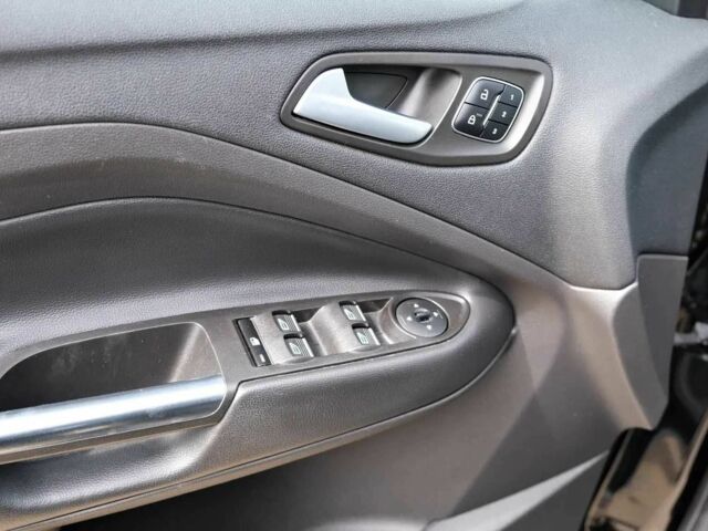 Черный Форд Эскейп, объемом двигателя 2 л и пробегом 89 тыс. км за 9000 $, фото 15 на Automoto.ua