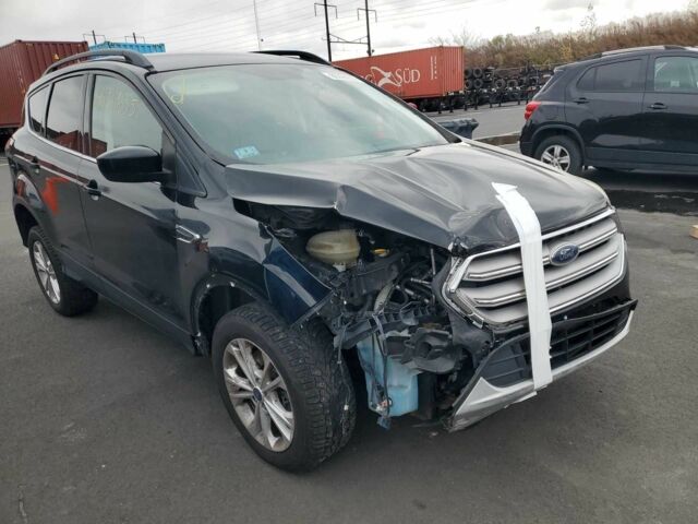 Черный Форд Эскейп, объемом двигателя 1.5 л и пробегом 140 тыс. км за 8000 $, фото 1 на Automoto.ua