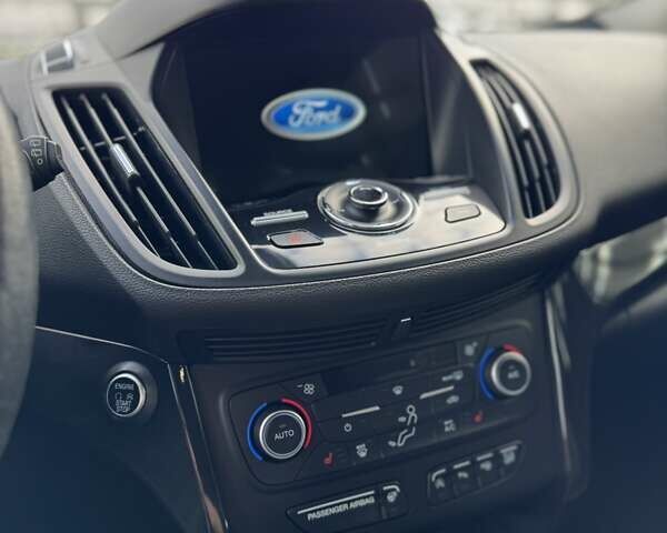 Форд Ескейп 2018 у Львові на Automoto.ua Чорний Форд Ескейп, об'ємом двигуна 2 л та пробігом 127 тис. км за 15250 $, фото 22 на Automoto.ua